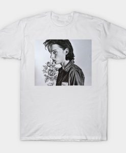 Finn Wolfhard and roses T Shirt (Oztmu)