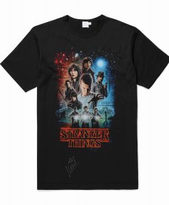 Millie Bobby Brown Stranger Things Autographed Group Shot Graphic T Shirt (Oztmu)