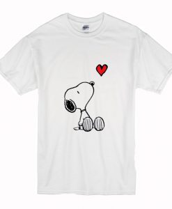 Heart sitting snoopy T Shirt (Oztmu)